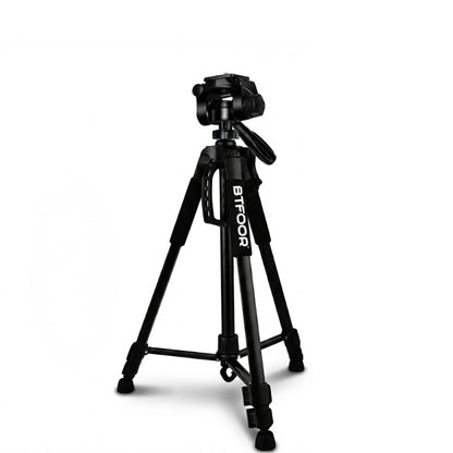 Trépied appareil photo 140 CM grips en mousse sur fond blanc