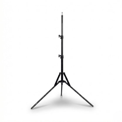 Trépied lumière noir sur fond blanc